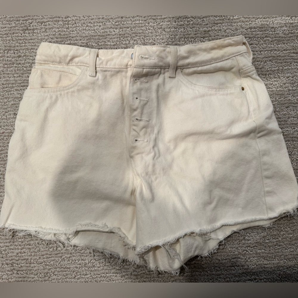 Zara Women's Cream High-Waisted Shorts - Size US 8